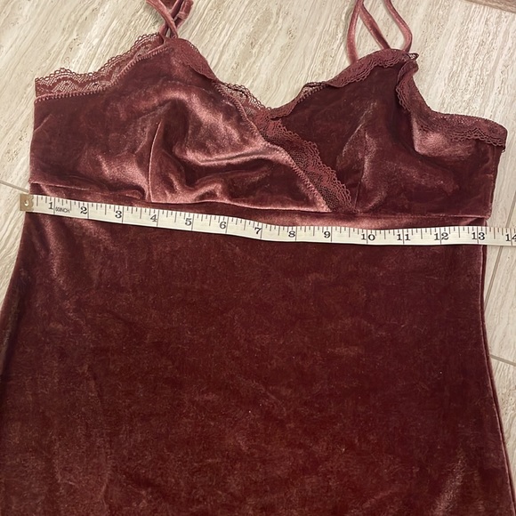 Urban Outfitters Velvet ”Bernadette Dress” - Picture 5 of 6